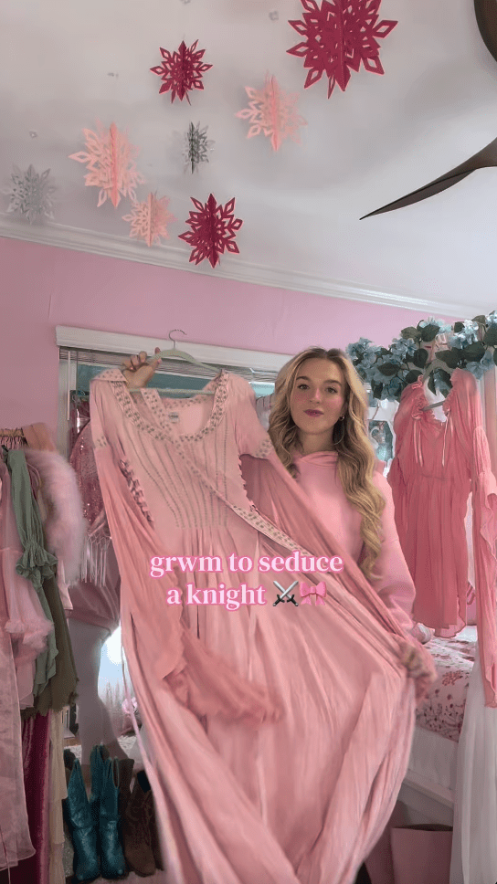 @chloelaverson
